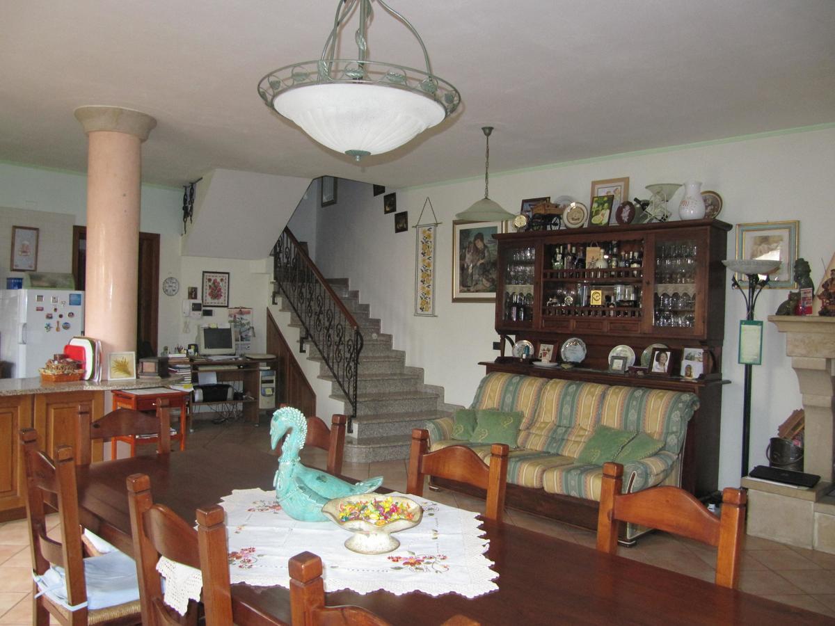 Il Portico Bed & Breakfast Uras Ngoại thất bức ảnh