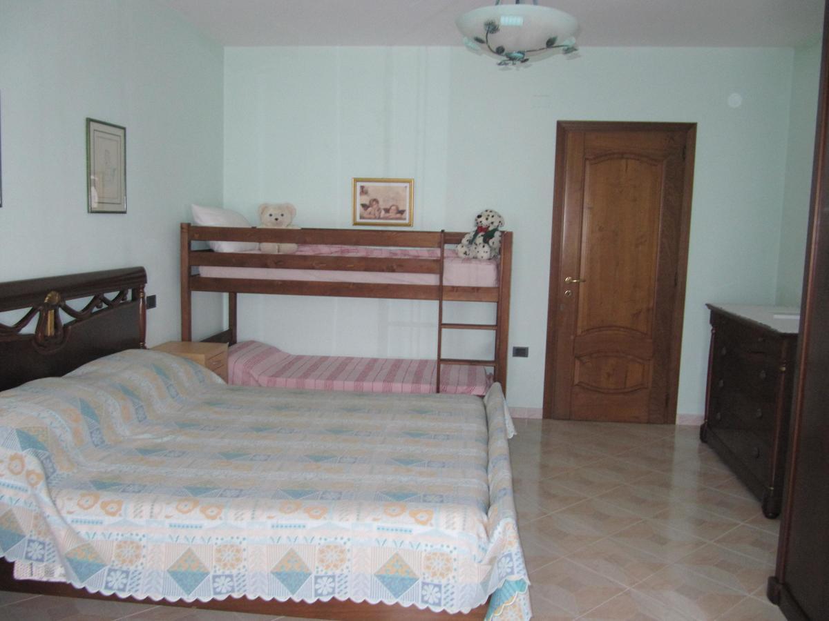 Il Portico Bed & Breakfast Uras Ngoại thất bức ảnh