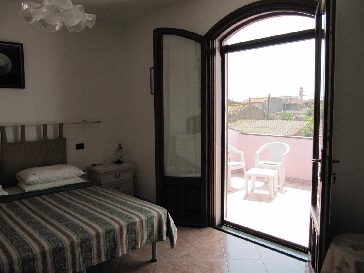 Il Portico Bed & Breakfast Uras Ngoại thất bức ảnh