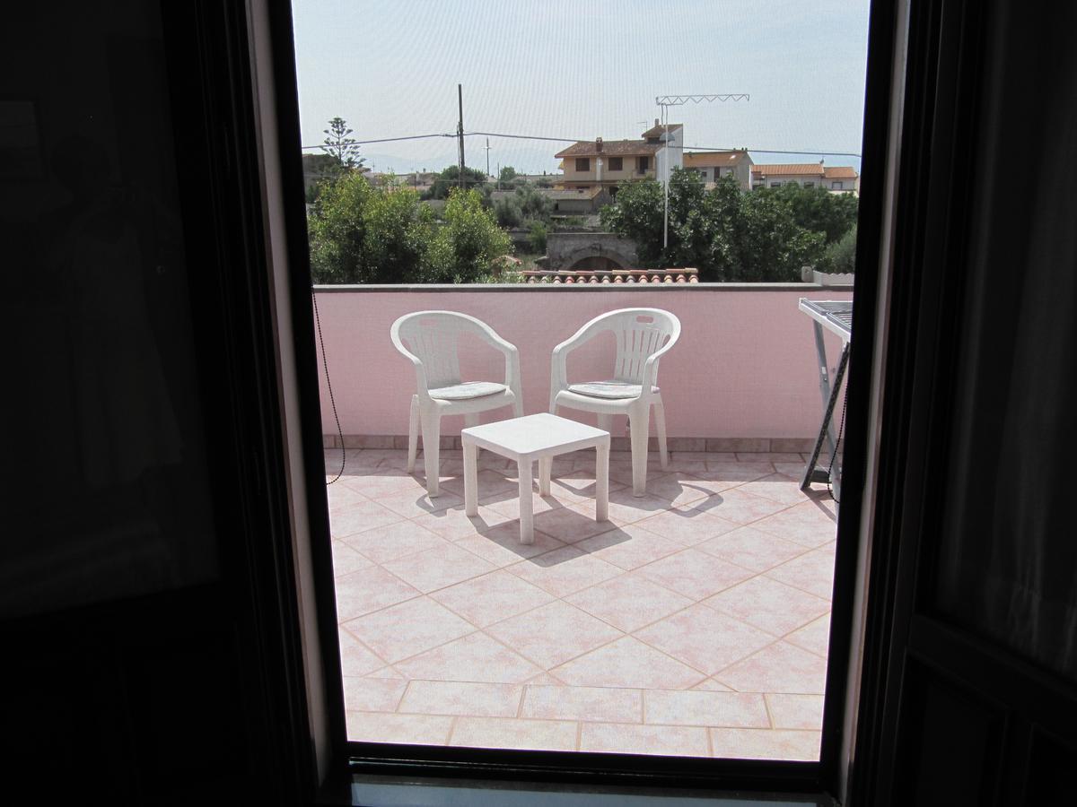 Il Portico Bed & Breakfast Uras Ngoại thất bức ảnh